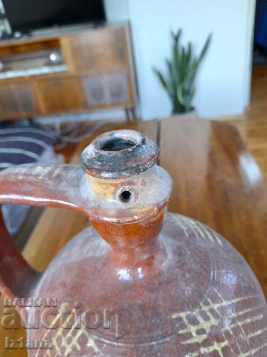 Delivery of Old pitcher Delivery of Old pitcher