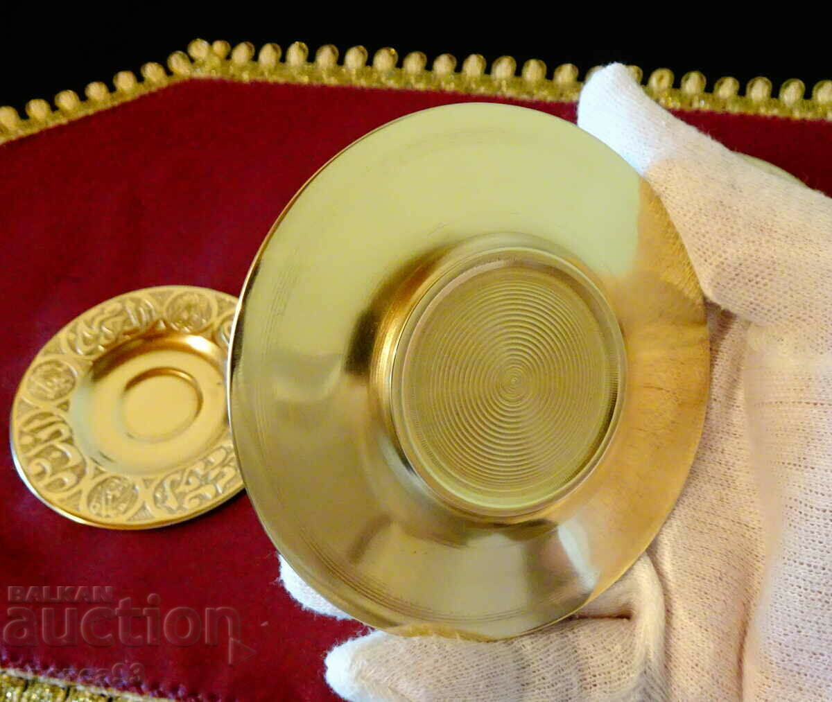 Persian bronze plates 3 pieces, gilding, ornaments. with price 30.00 BGN | € 15.34 Persian bronze plates 3 pieces, gilding, ornaments. with price 30.00 BGN | € 15.34