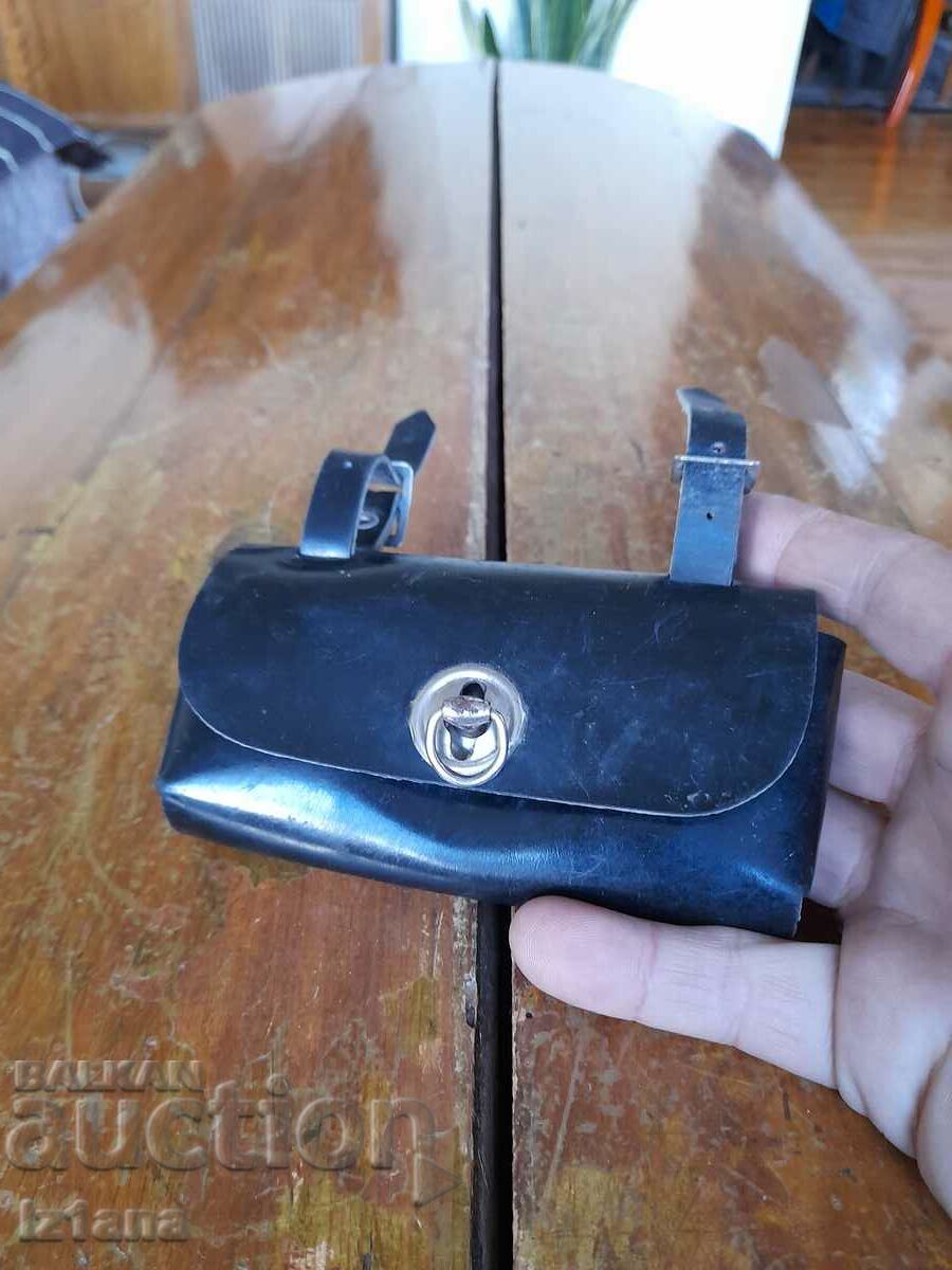 Old bicycle bag, bicycle with price 75.00 BGN | € 38.35 Old bicycle bag, bicycle with price 75.00 BGN | € 38.35