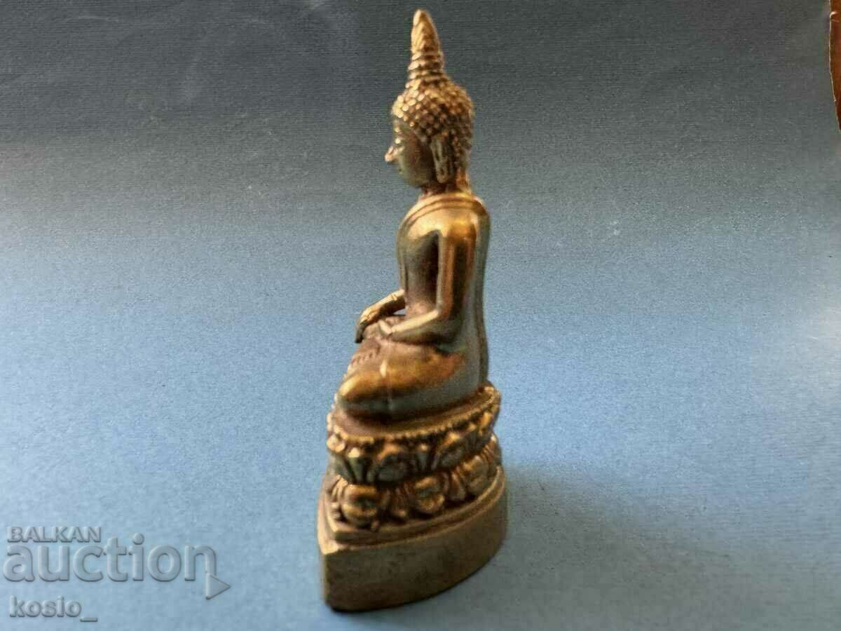 Delivery of A small bronze Buddha Delivery of A small bronze Buddha