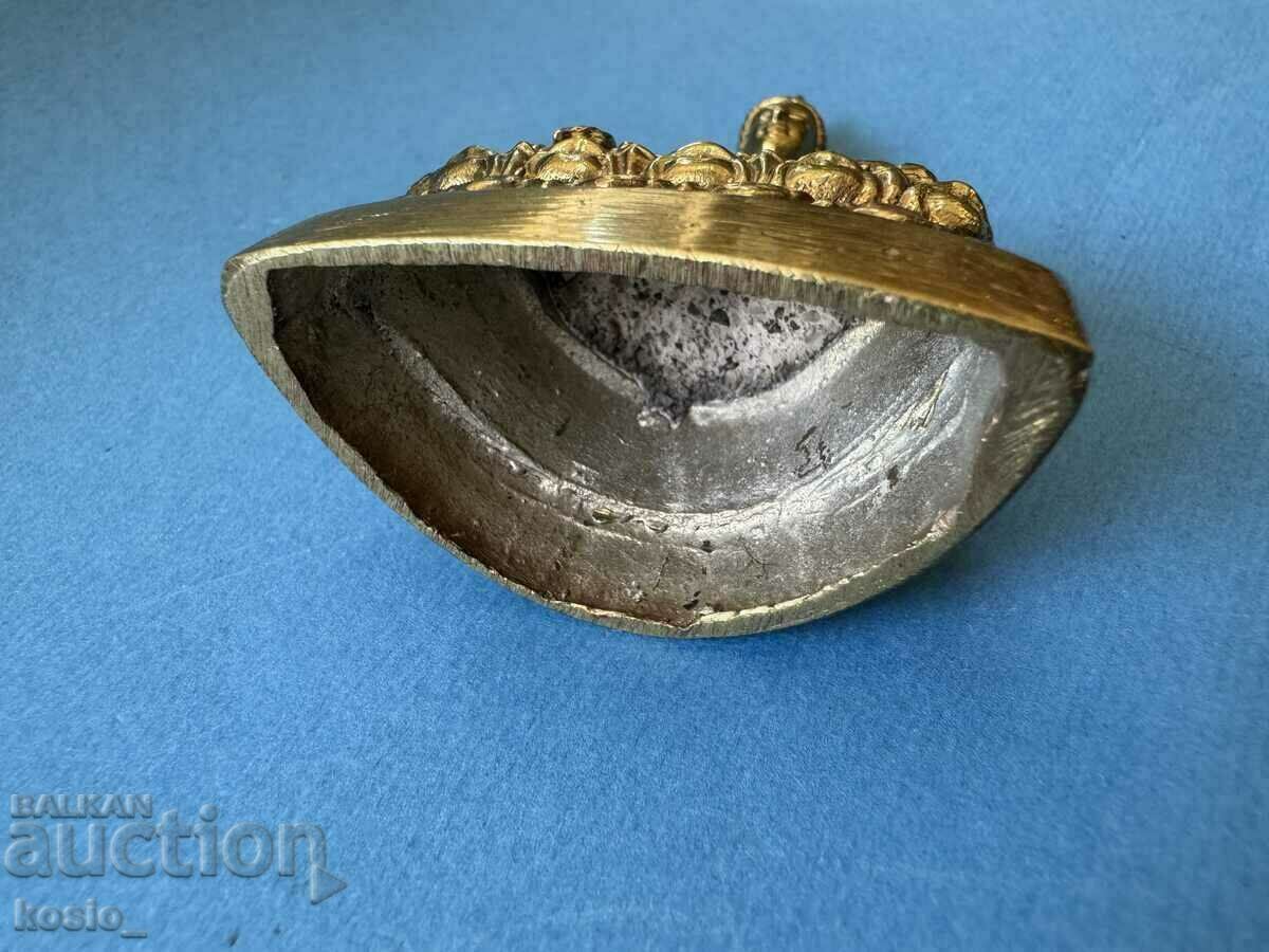 A small bronze Buddha - 5 A small bronze Buddha - 5