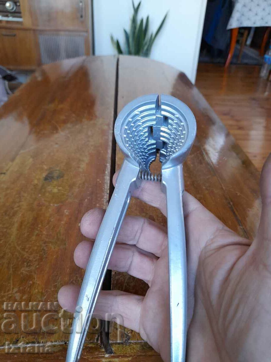 Delivery of Old nutcracker