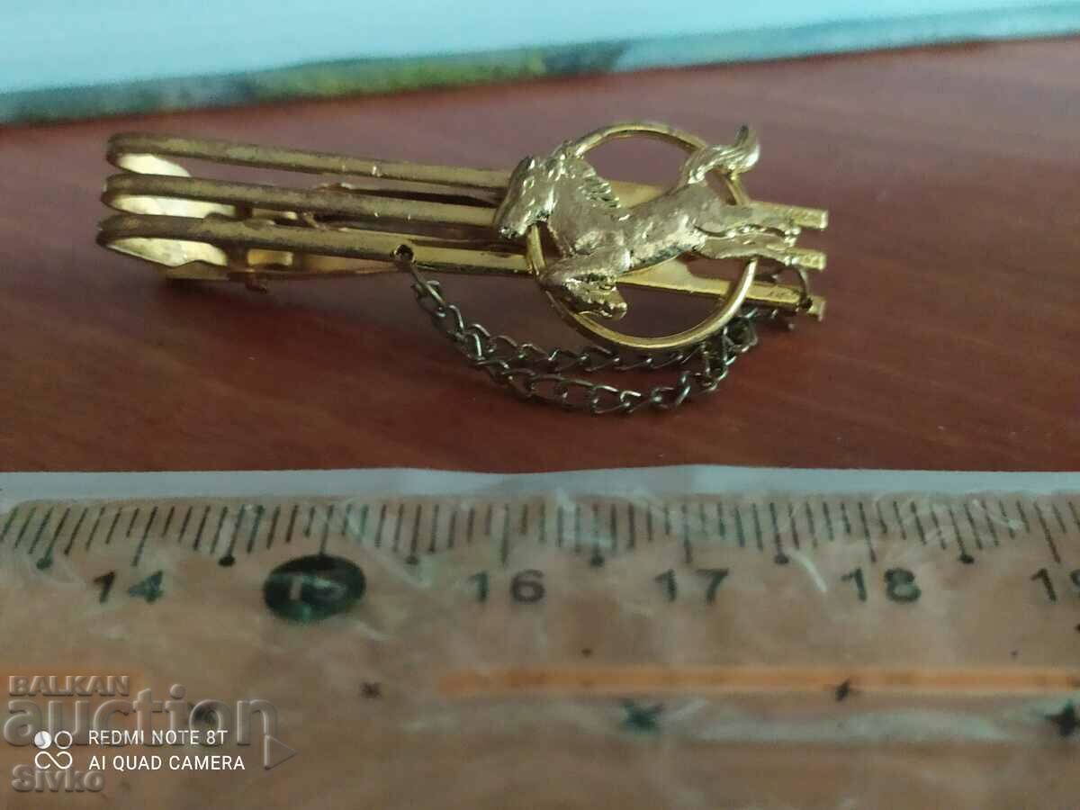 Tie pin