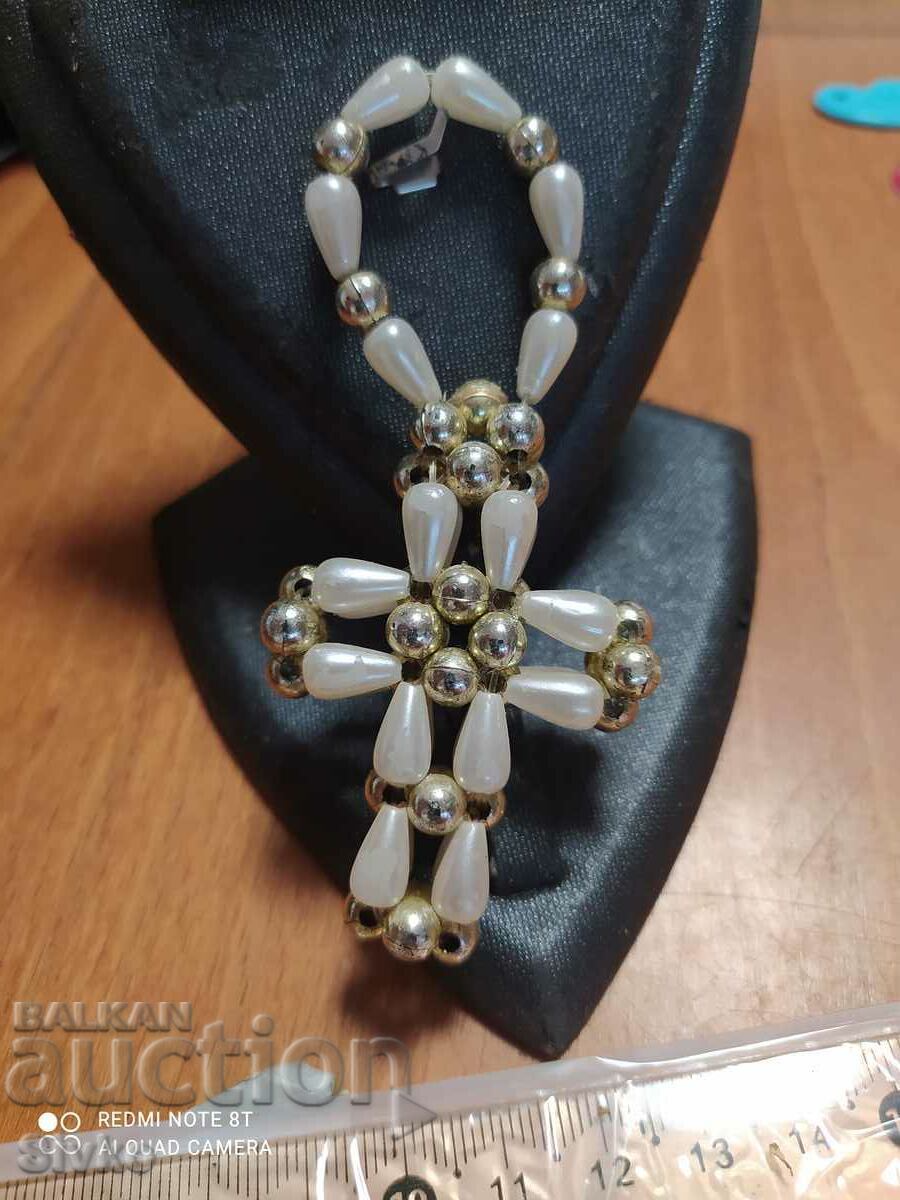 Cruce cu pandantiv cu preț 0.99 BGN | € 0.51 Cruce cu pandantiv cu preț 0.99 BGN | € 0.51