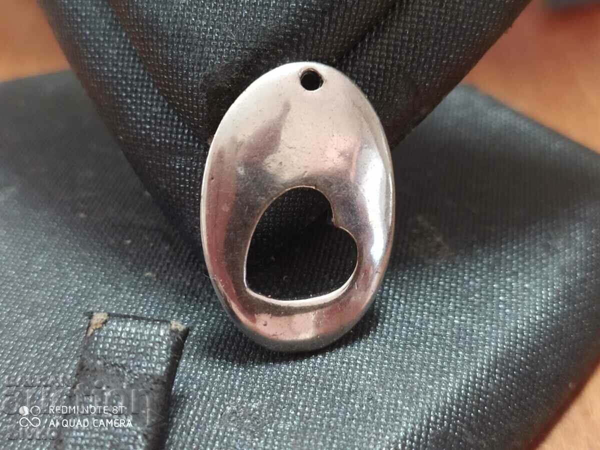 Metal heart pendant with price 0.49 BGN | € 0.25