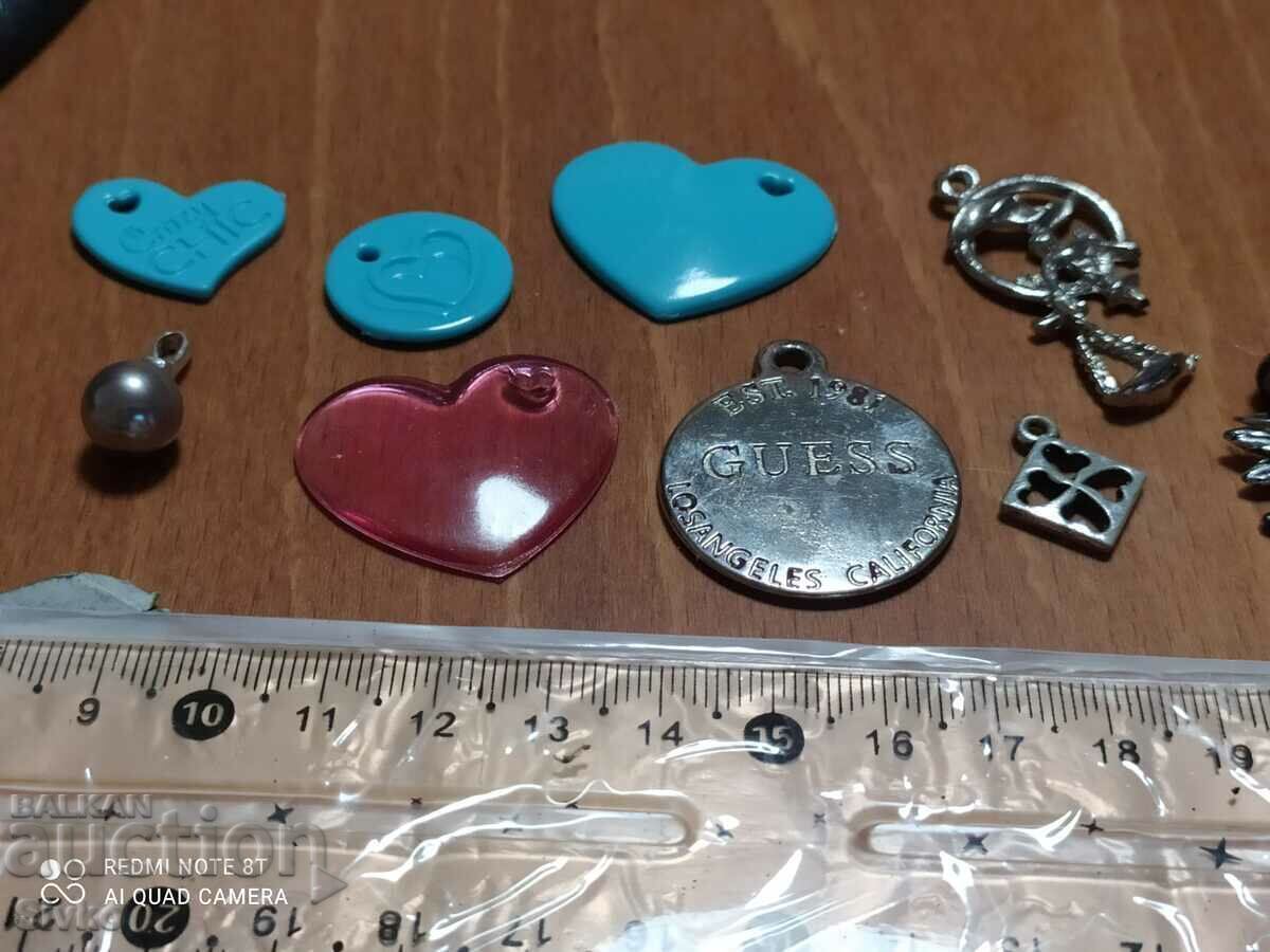 Pendants lot