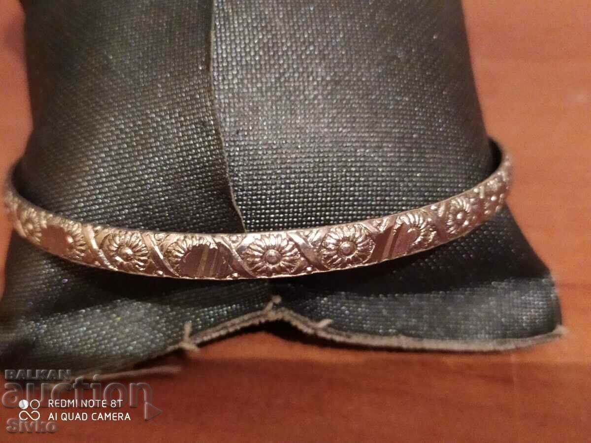 Bracelet with price 1.49 BGN | € 0.76 Bracelet with price 1.49 BGN | € 0.76