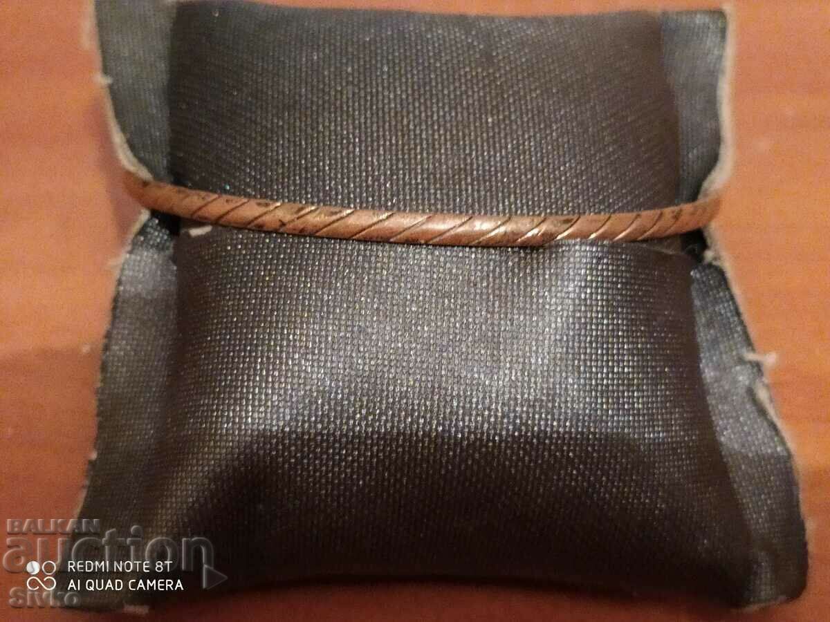 Bracelet with price 0.59 BGN | € 0.30 Bracelet with price 0.59 BGN | € 0.30