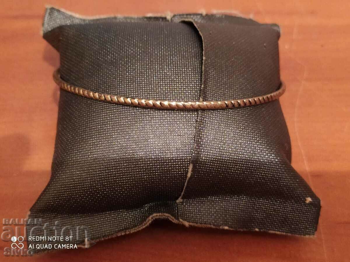 Brăţară cu preț € 0.29 | 0.57 BGN Brăţară cu preț € 0.29 | 0.57 BGN