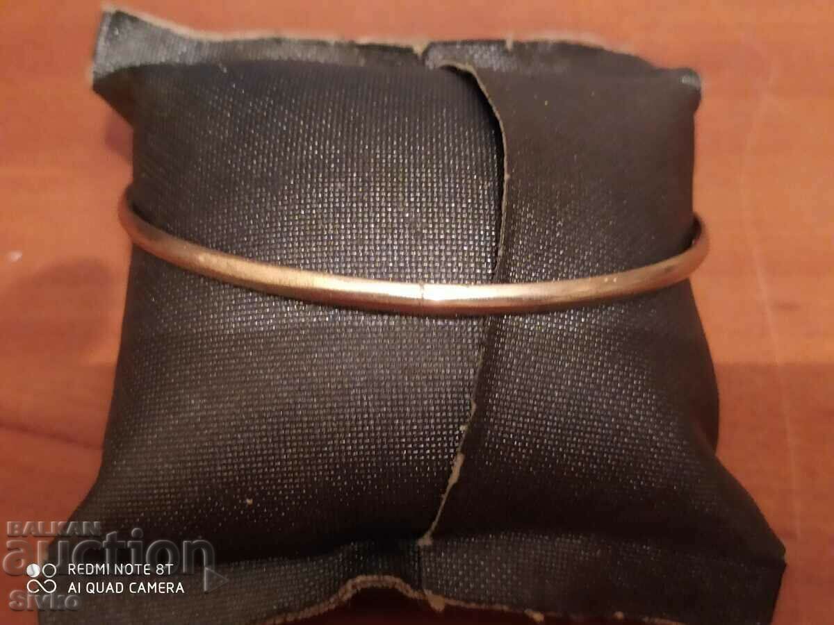 Bracelet with price 0.49 BGN | € 0.25 Bracelet with price 0.49 BGN | € 0.25