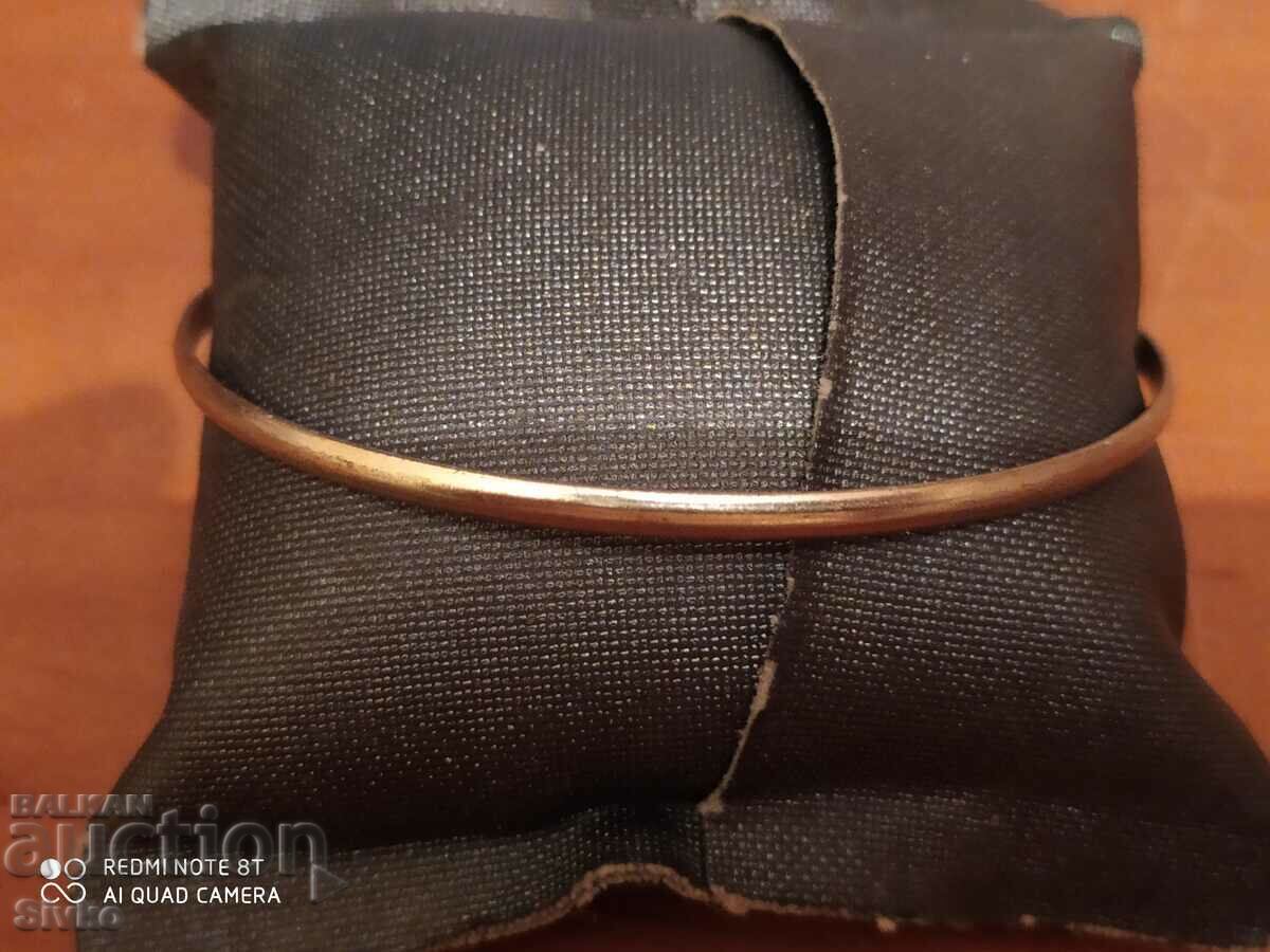 Bracelet with price 0.49 BGN | € 0.25 Bracelet with price 0.49 BGN | € 0.25