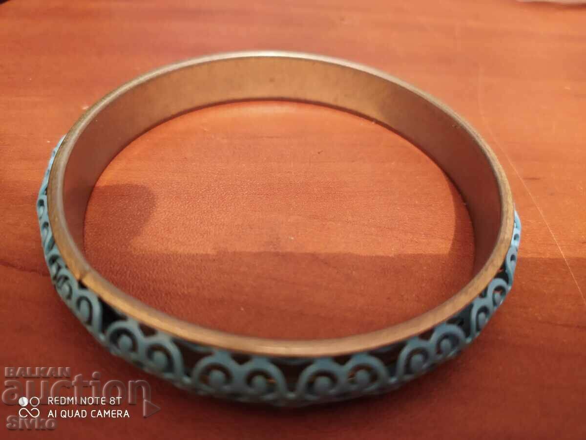 Openwork blue brass bracelet with price 4.69 BGN | € 2.40 Openwork blue brass bracelet with price 4.69 BGN | € 2.40