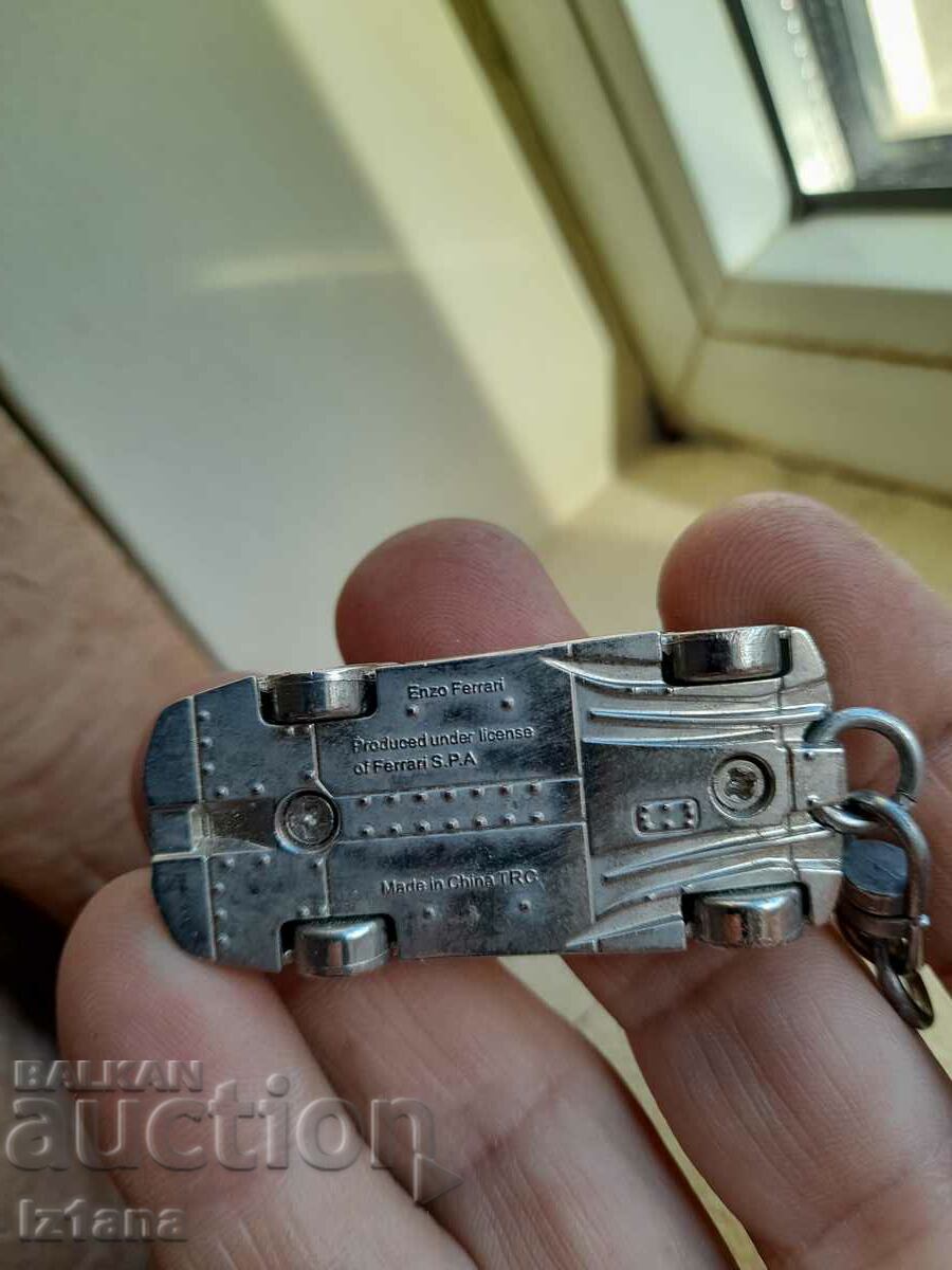 Old Ferrari keychain - 6