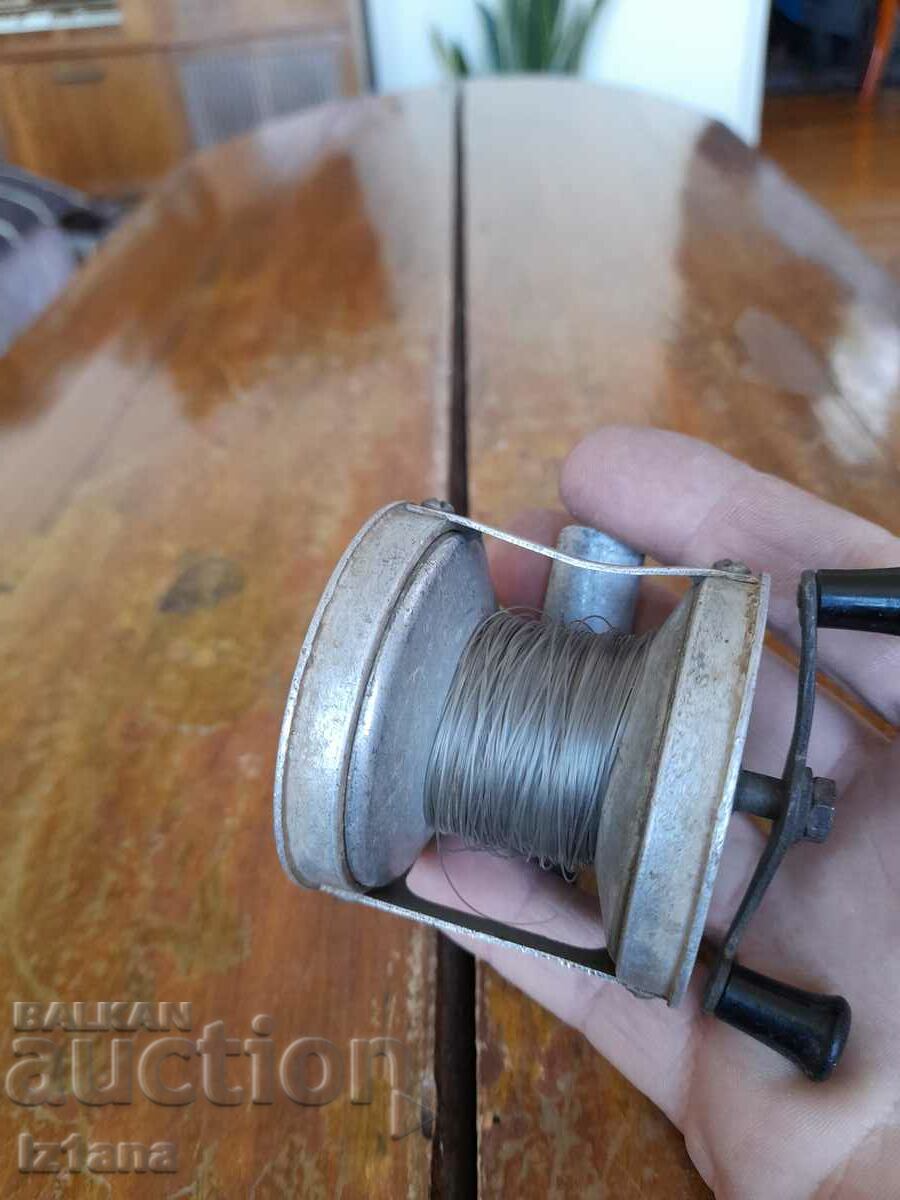 Auction Old fishing reel Auction Old fishing reel