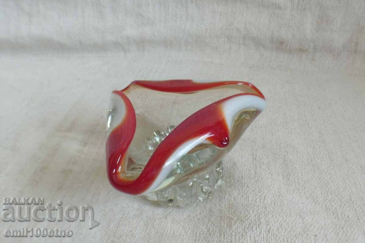 Μικρό χρωματιστό γυάλινο τασάκι χειροποίητο με τιμή 8.00 BGN | € 4.09 Μικρό χρωματιστό γυάλινο τασάκι χειροποίητο με τιμή 8.00 BGN | € 4.09