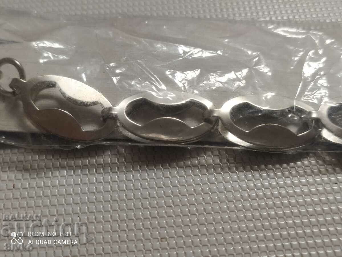 New metal bracelet with price 0.89 BGN | € 0.46 New metal bracelet with price 0.89 BGN | € 0.46