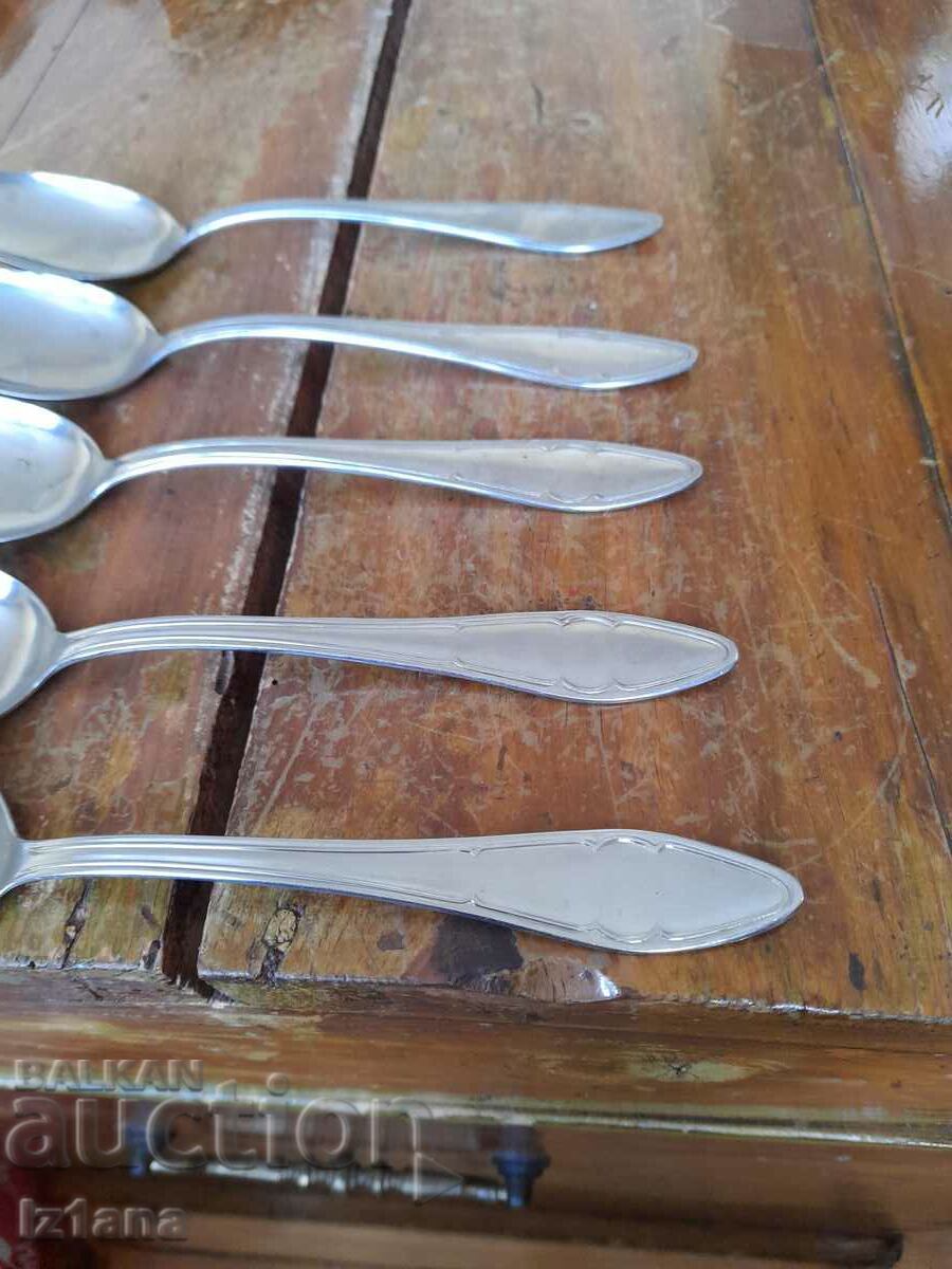 Licitație Linguriță veche, linguri P. Denev