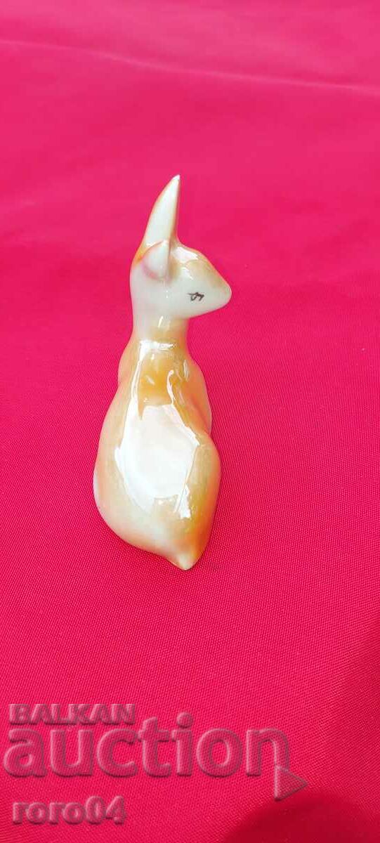 Delivery of BEAUTIFUL PORCELAIN STATUETTE Delivery of BEAUTIFUL PORCELAIN STATUETTE