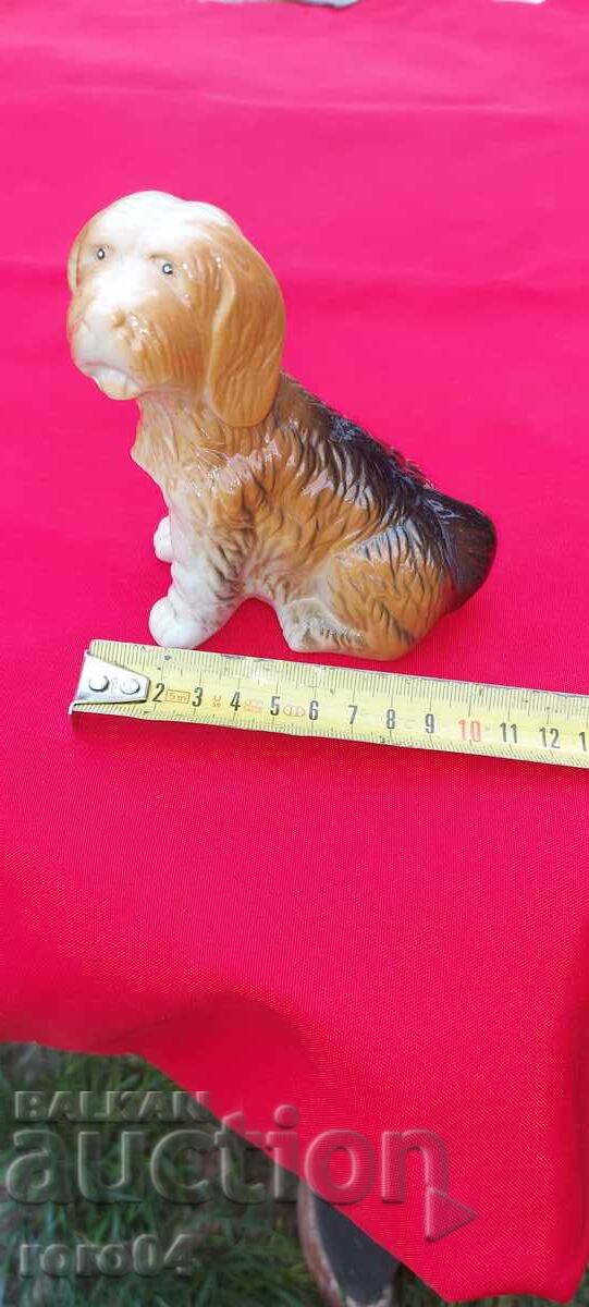 BEAUTIFUL PORCELAIN STATUETTE - 6 BEAUTIFUL PORCELAIN STATUETTE - 6