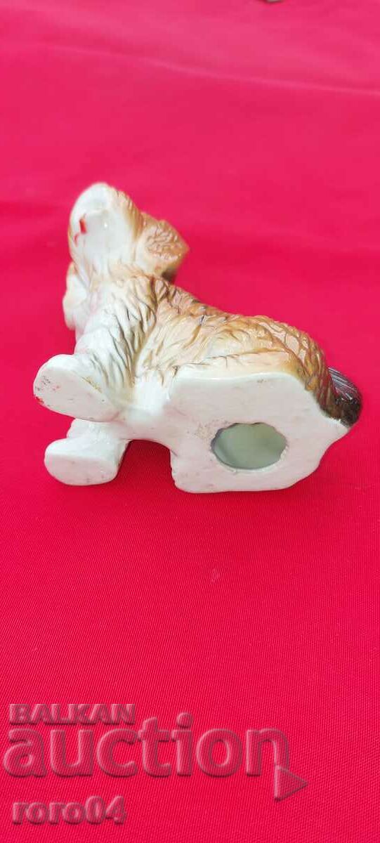 BEAUTIFUL PORCELAIN STATUETTE - 7 BEAUTIFUL PORCELAIN STATUETTE - 7