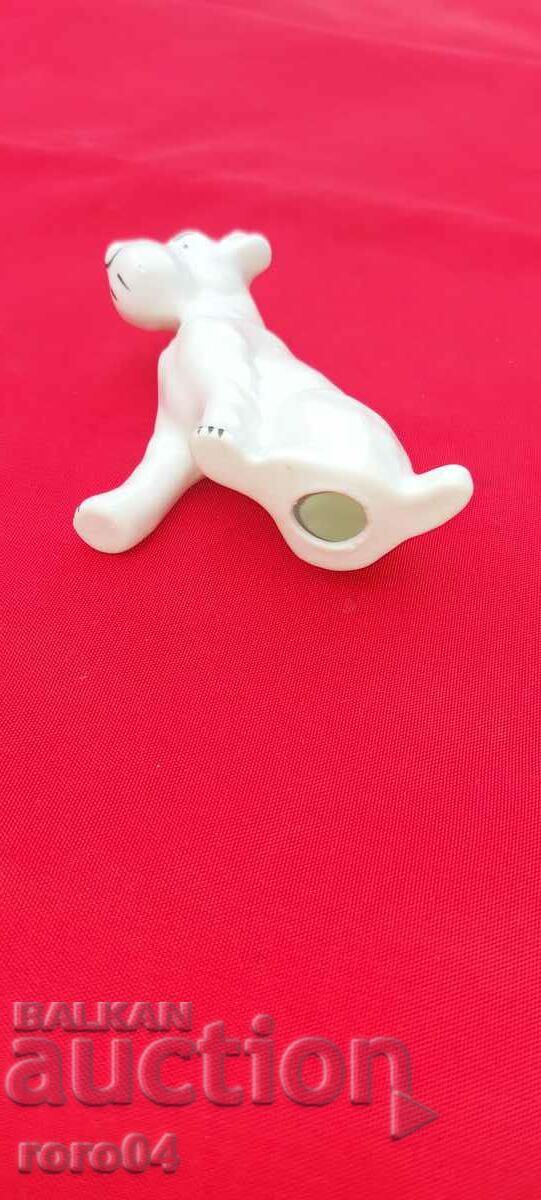 BEAUTIFUL PORCELAIN STATUETTE - 7