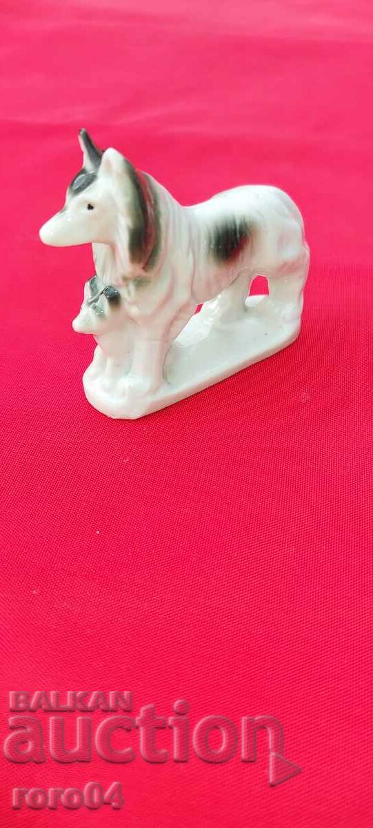 BEAUTIFUL PORCELAIN STATUETTE with price 22.50 BGN | € 11.50 BEAUTIFUL PORCELAIN STATUETTE with price 22.50 BGN | € 11.50