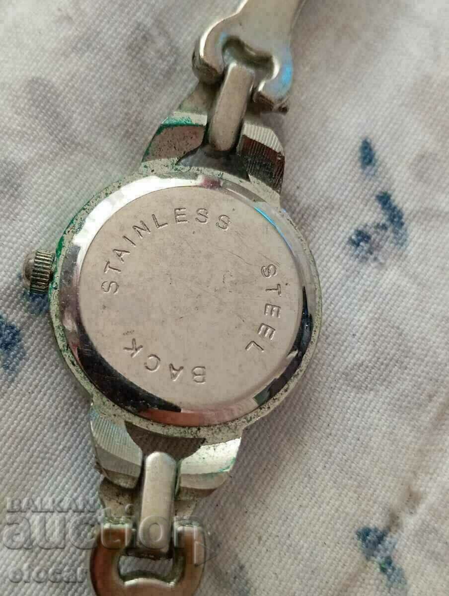 Γυναικείο ρολόι Gucci με τιμή € 3.50 | 6.85 BGN Γυναικείο ρολόι Gucci με τιμή € 3.50 | 6.85 BGN