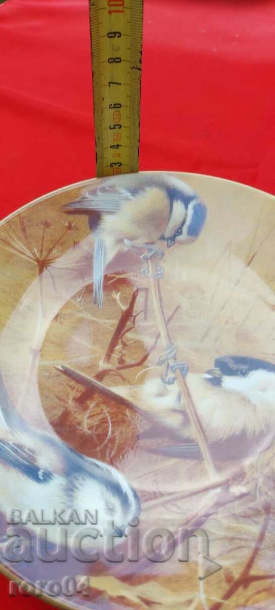 Livrarea FRUMOASĂ PLATĂ DE PORCELAN