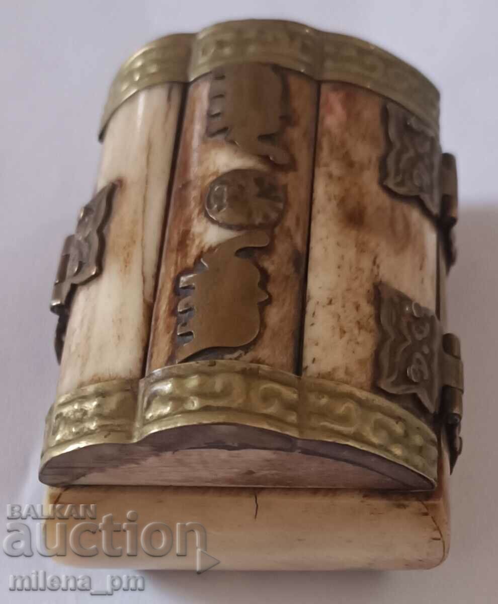 Delivery of A small box Delivery of A small box