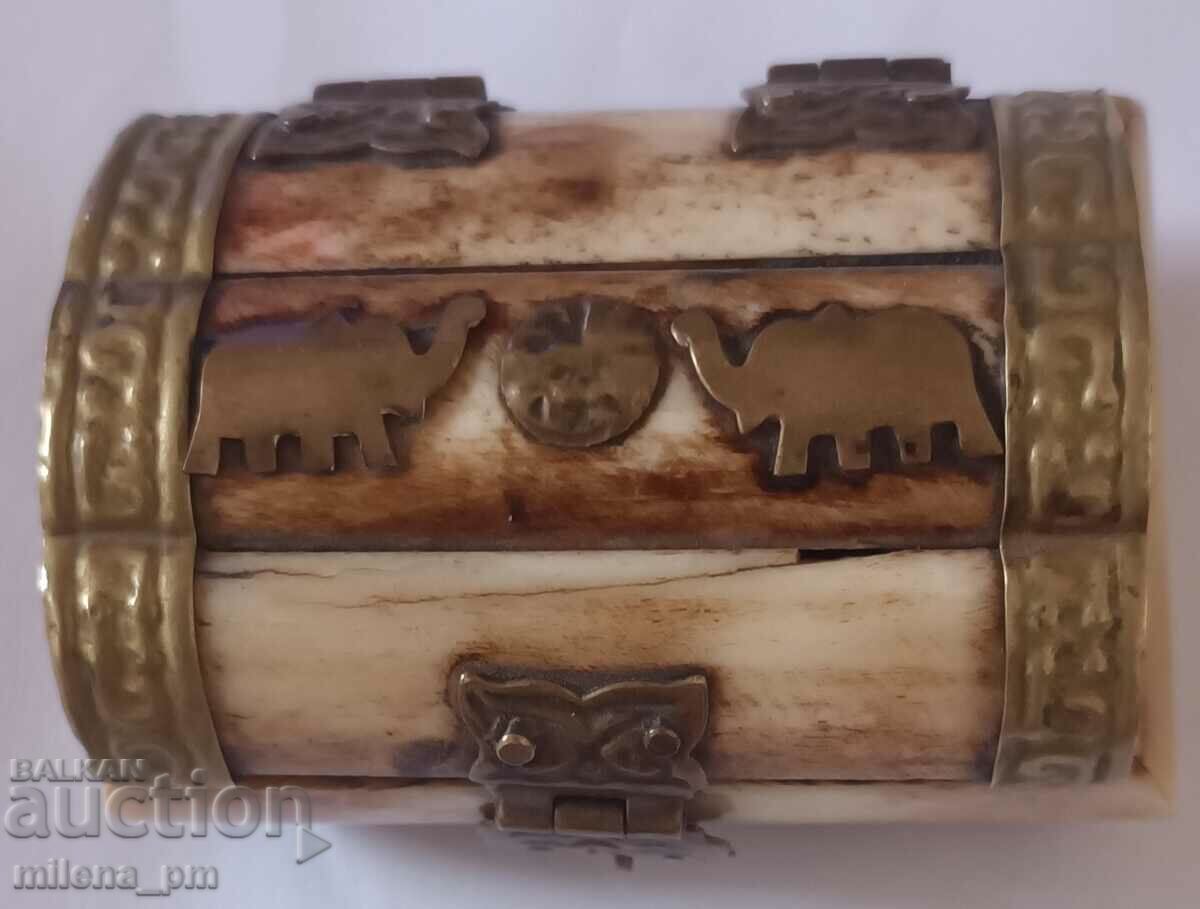 A small box - 7 A small box - 7