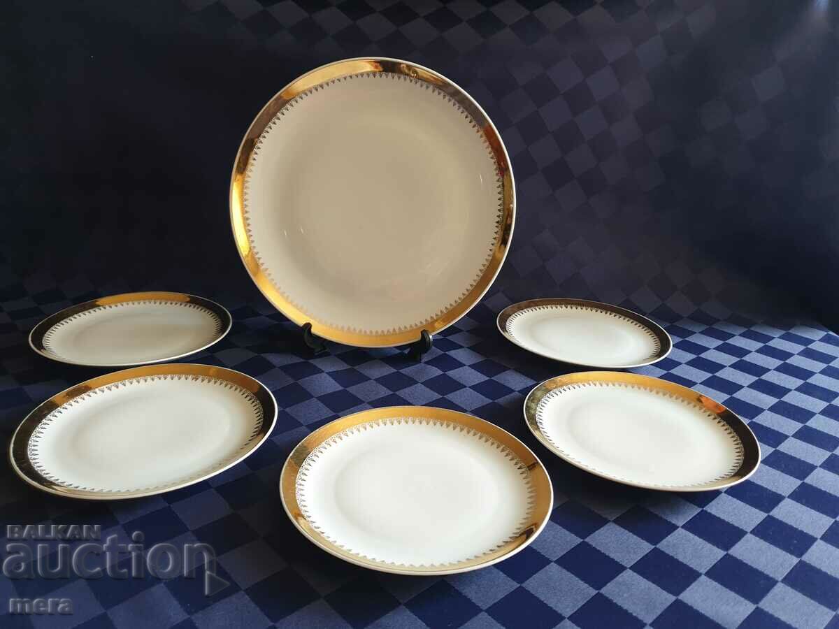 Serviciu de deserturi din porțelan H&C Cehoslovacia cu preț 120.00 BGN | € 61.36