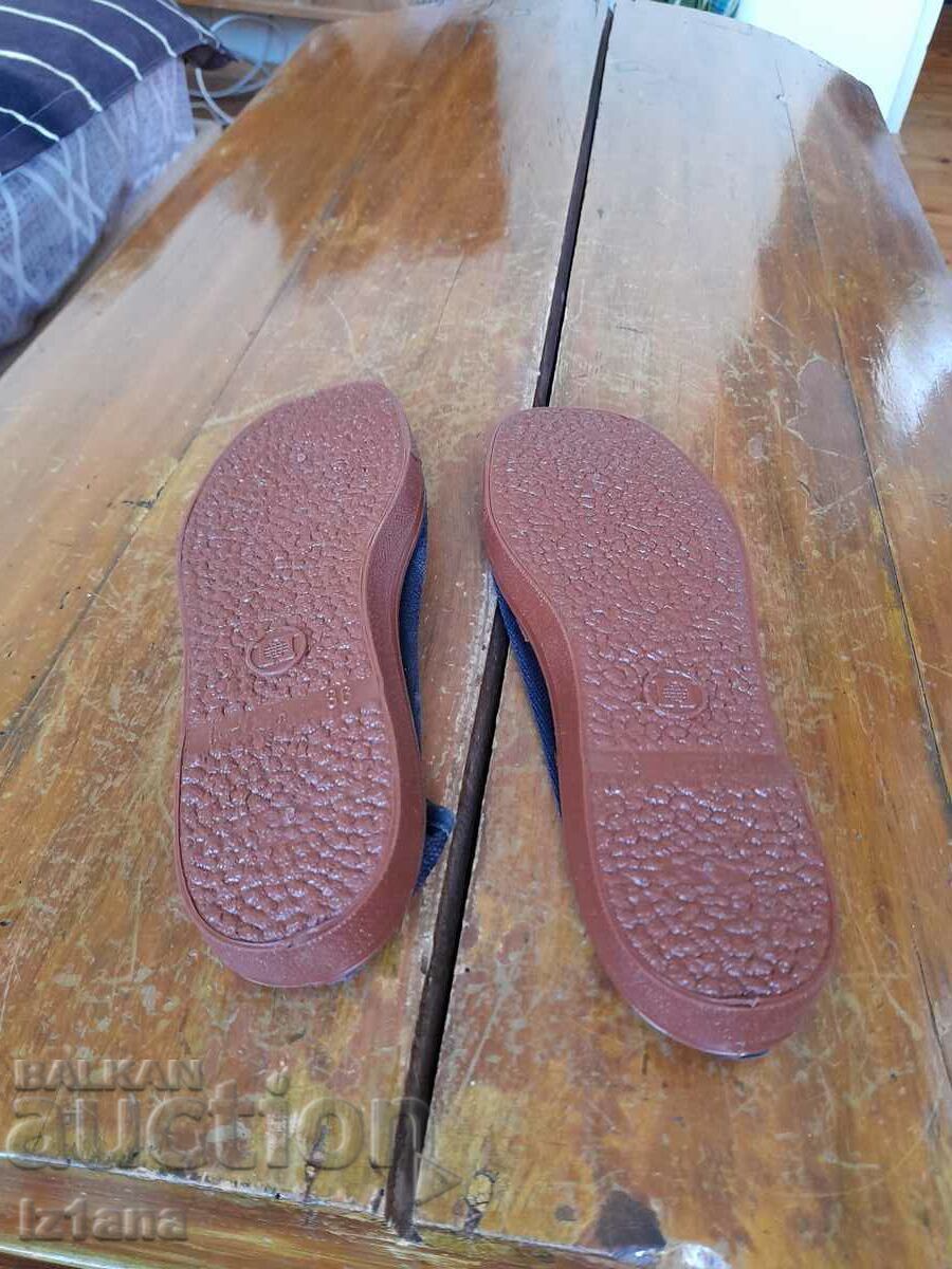 Livrarea Cizme vechi de cauciuc, cizme de pânză PIRIN Livrarea Cizme vechi de cauciuc, cizme de pânză PIRIN