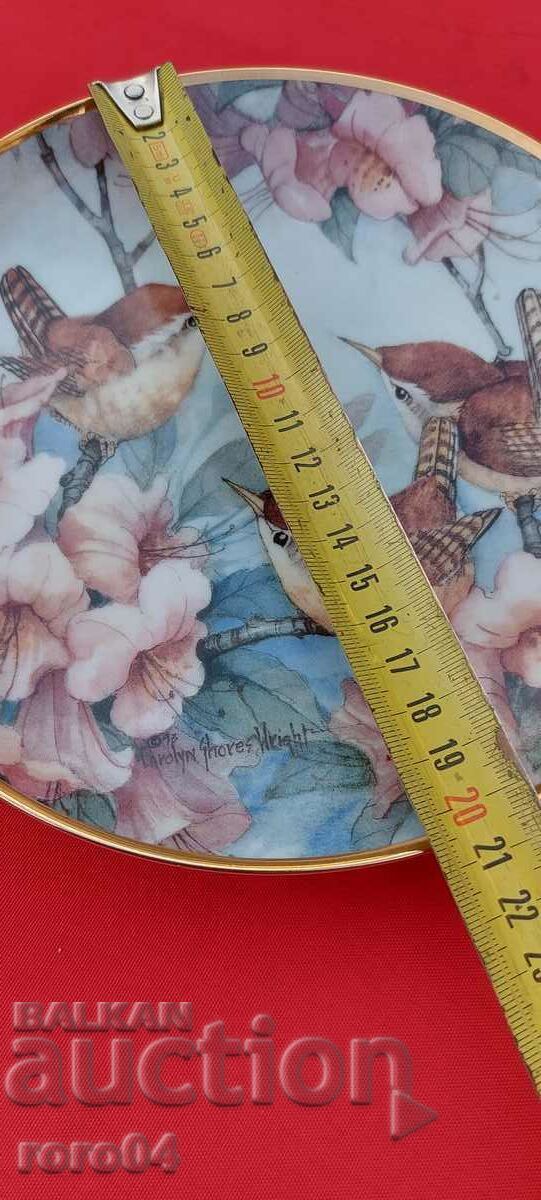 Licitație FRUMOASĂ PLATĂ DE PORCELAN