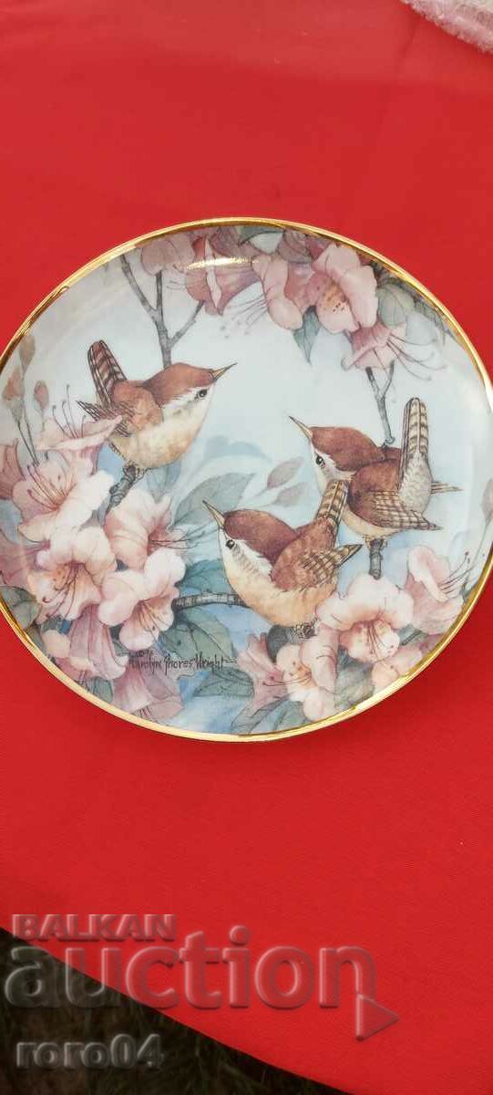 FRUMOASĂ PLATĂ DE PORCELAN - 5
