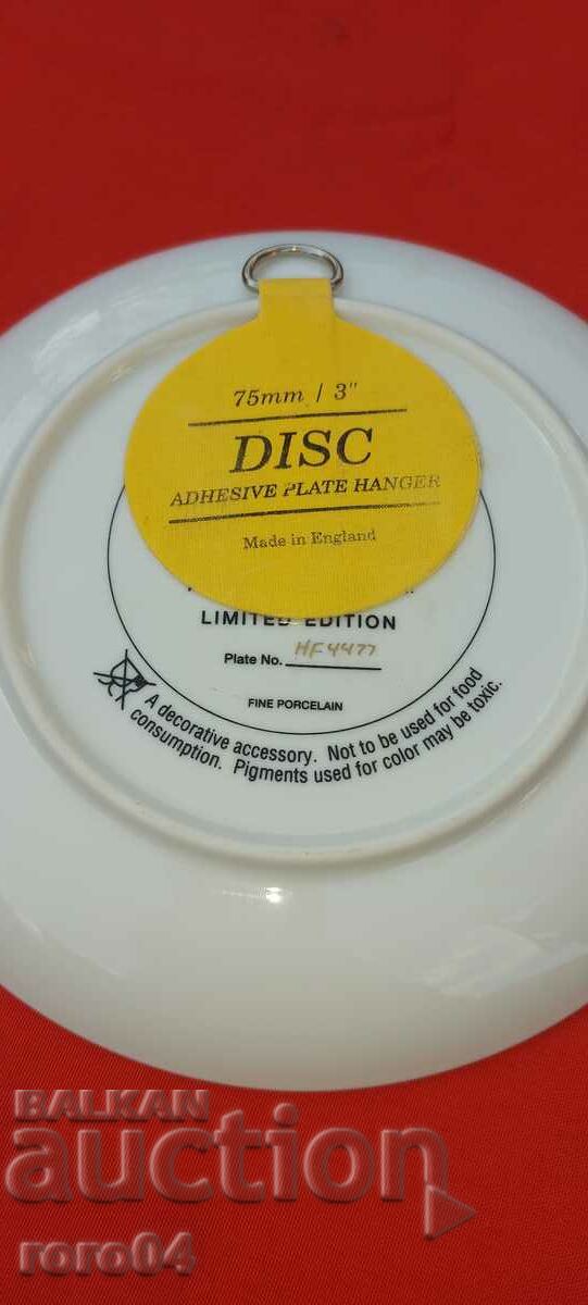 BEAUTIFUL PORCELAIN PLATE - 6 BEAUTIFUL PORCELAIN PLATE - 6