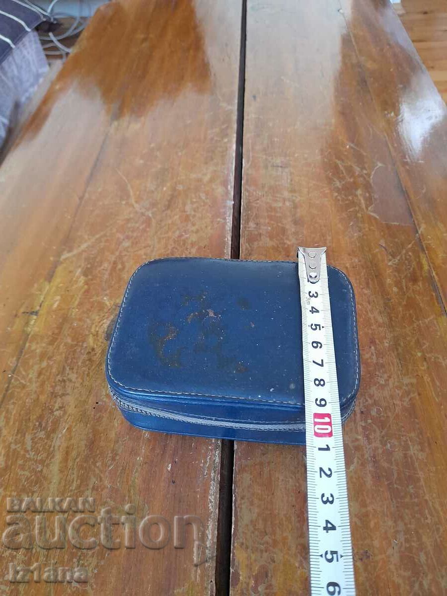 Auction Old shaving kit Auction Old shaving kit