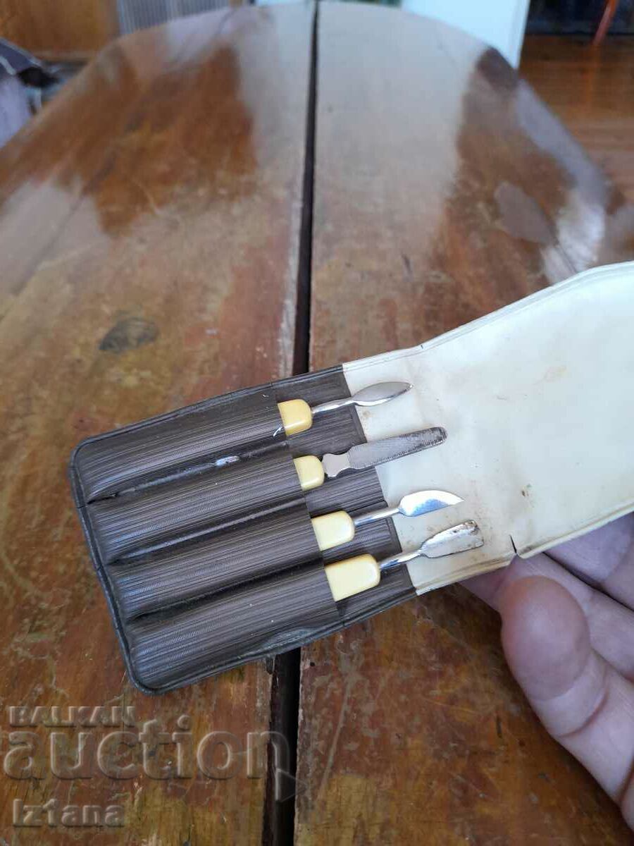 Old lady's nail kit with price 11.00 BGN | € 5.62