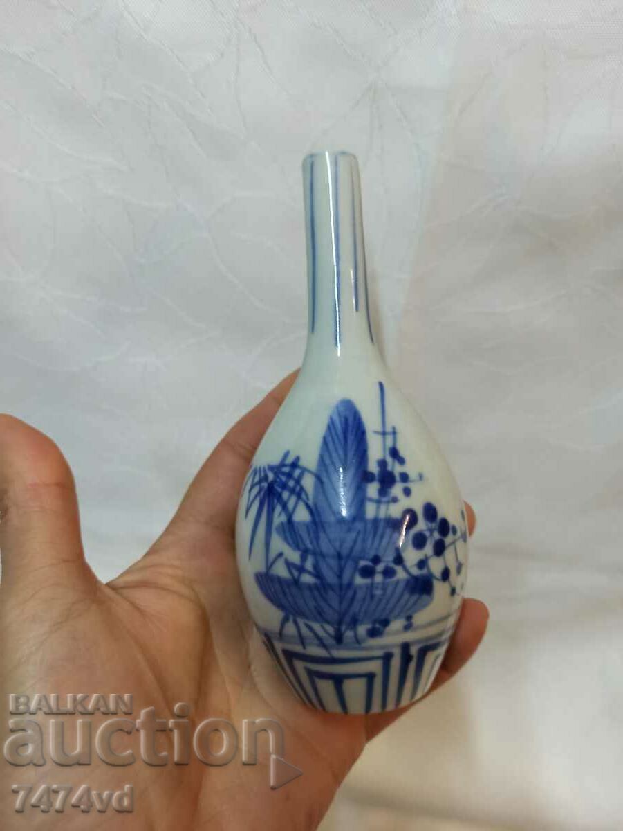 Auction 3 COBALT BLUE PORCELAIN BEAUTY Auction 3 COBALT BLUE PORCELAIN BEAUTY