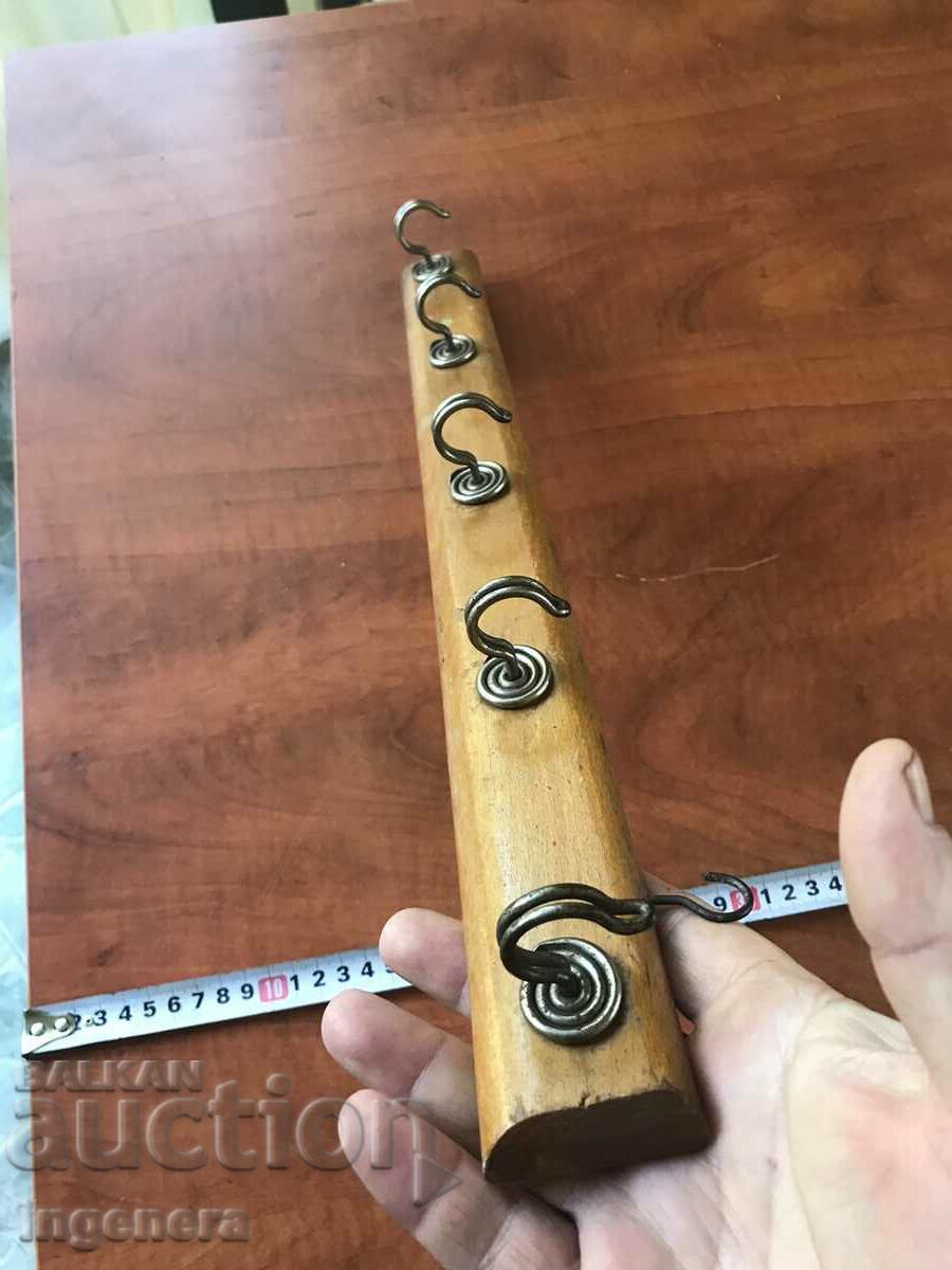 Delivery of HANGER HANGER WOOD ANTIQUE WALL Delivery of HANGER HANGER WOOD ANTIQUE WALL