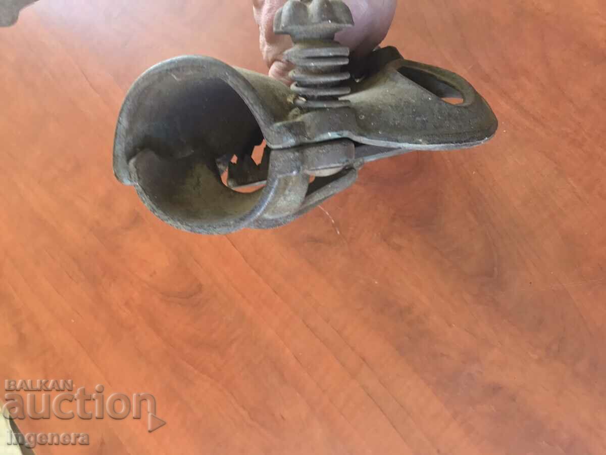 CORN THROWER OLD MARKED - 5 CORN THROWER OLD MARKED - 5