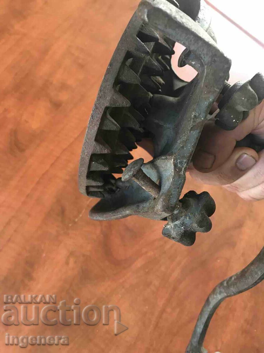 CORN THROWER OLD MARKED - 6 CORN THROWER OLD MARKED - 6