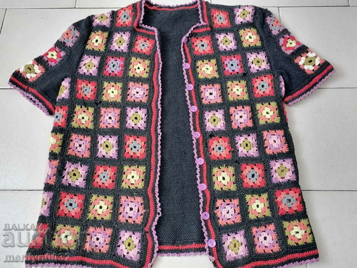 Женско елече, стар вълнен плетен елек плетка носия с цена 89.50 лв. | € 45.76 Женско елече, стар вълнен плетен елек плетка носия с цена 89.50 лв. | € 45.76