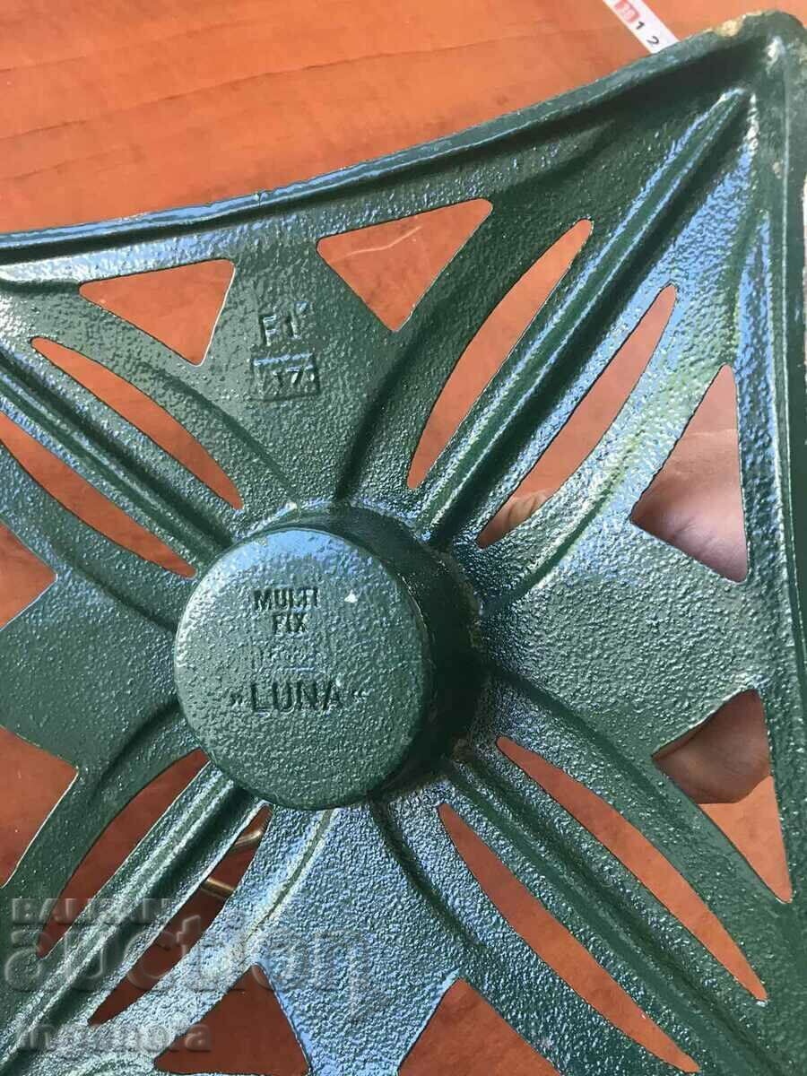 CAST IRON STAND FOR TREE CHAIR TABLE OR OTHER with price 38.00 BGN | € 19.43 CAST IRON STAND FOR TREE CHAIR TABLE OR OTHER with price 38.00 BGN | € 19.43