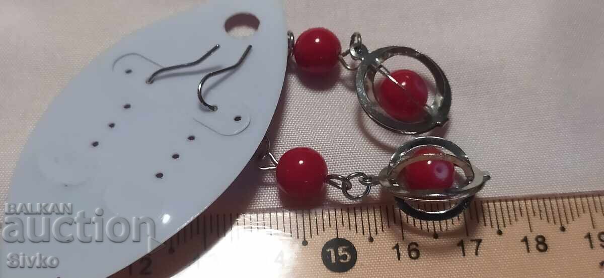 Σκουλαρίκια μέταλλο και συνθετικά με τιμή 0.69 BGN | € 0.35 Σκουλαρίκια μέταλλο και συνθετικά με τιμή 0.69 BGN | € 0.35