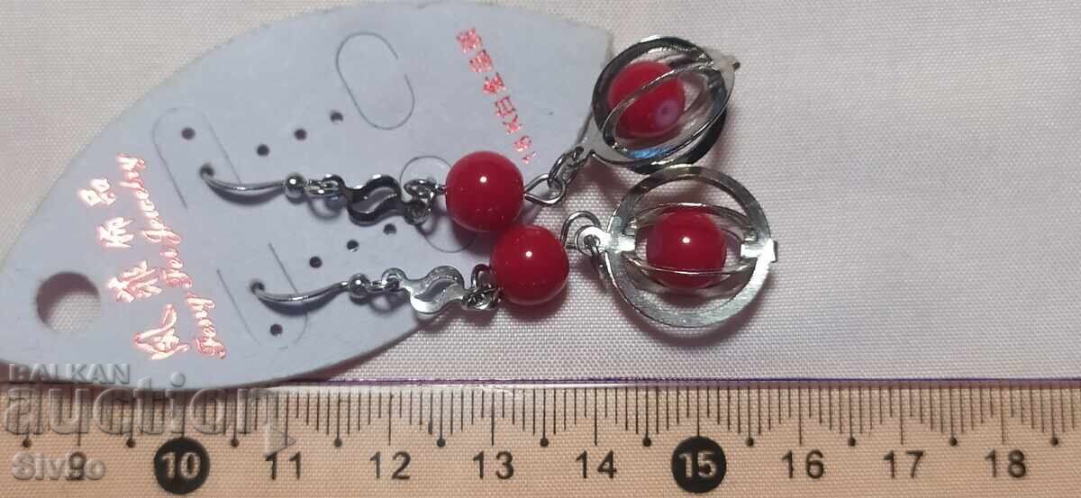 Σκουλαρίκια μέταλλο και συνθετικά Σκουλαρίκια μέταλλο και συνθετικά