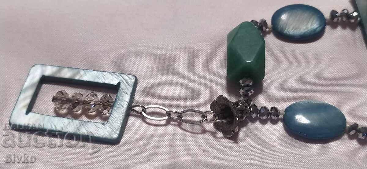 Effective necklace, looks like mother-of-pearl with price 2.99 BGN | € 1.53 Effective necklace, looks like mother-of-pearl with price 2.99 BGN | € 1.53
