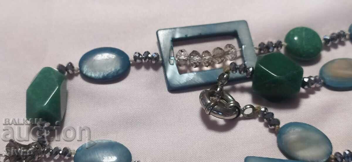 Auction Effective necklace, looks like mother-of-pearl Auction Effective necklace, looks like mother-of-pearl