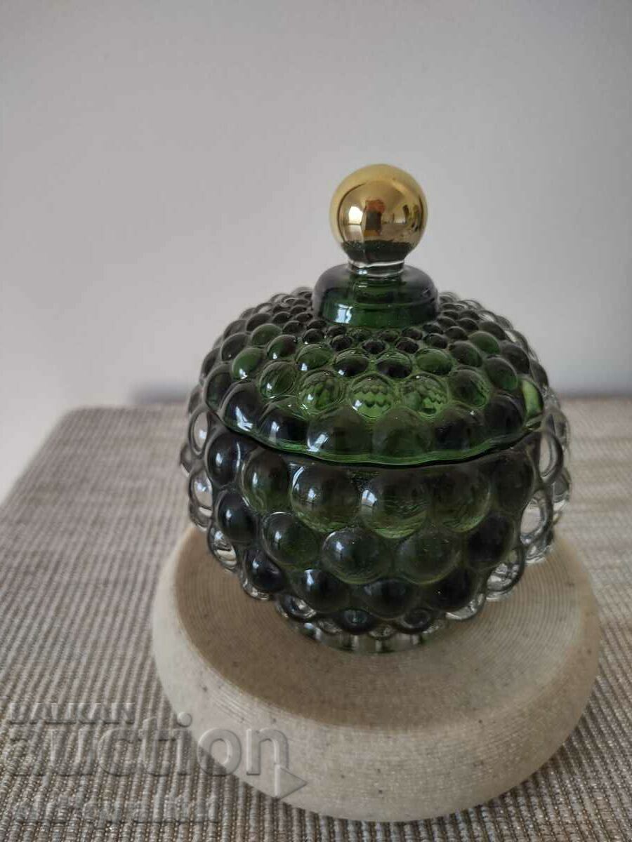 Sticlă decorativă pentru bijuterii și obiecte mici, aurire cu preț 97.00 BGN | € 49.60 Sticlă decorativă pentru bijuterii și obiecte mici, aurire cu preț 97.00 BGN | € 49.60