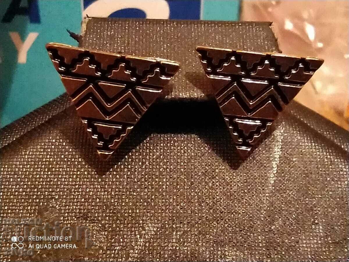 Triangular earrings Triangular earrings