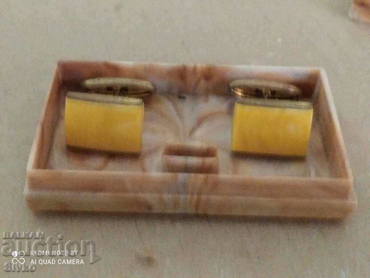 Botunelli amber with price 29.89 BGN | € 15.28 Botunelli amber with price 29.89 BGN | € 15.28